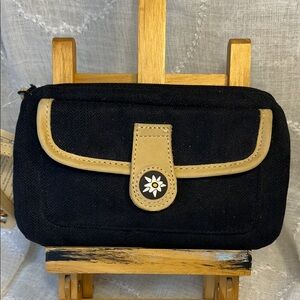 NWT Sherpani wristlet pouch